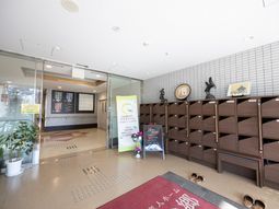 明るい玄関のエントランス