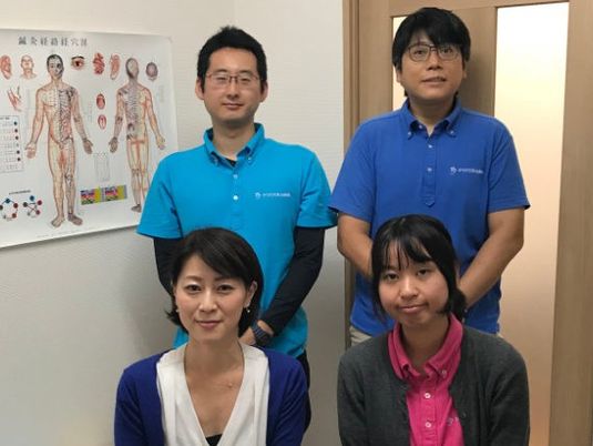 スタッフ4人の集合  