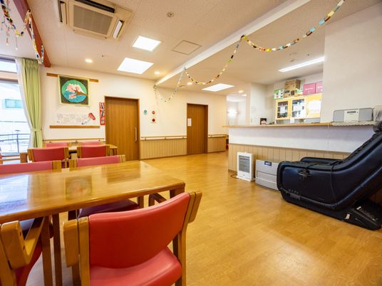 落ち着いた雰囲気の室内