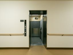 清潔感のあるエレベーター