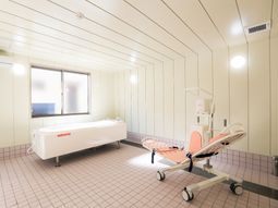 広々明るいバリアフリー浴室