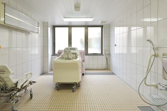 清潔な浴室の様子