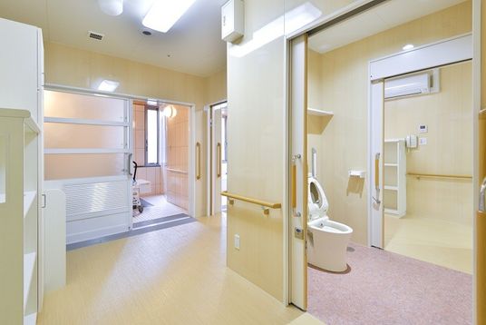 バリアフリーなトイレ設備