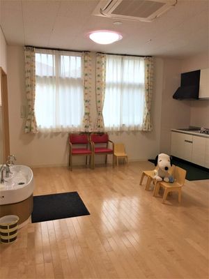 柔らかな光が差し込む居室