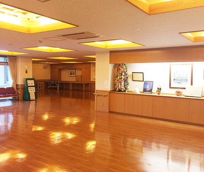 広々としたラウンジ