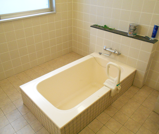 広々とした浴室