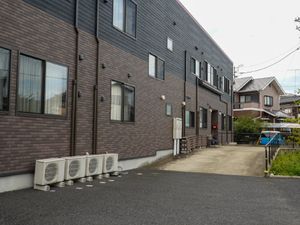 施設の外観とエントランス