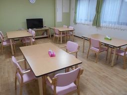 明るいダイニングスペース