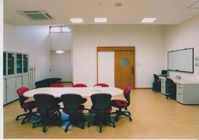 会議用テーブルがある部屋