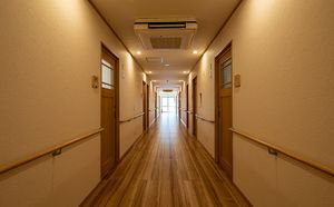 長い廊下の内部