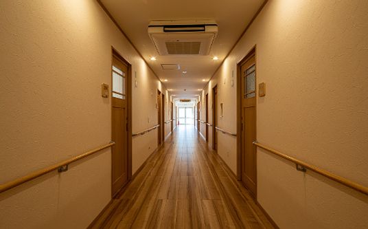 長い廊下の内部