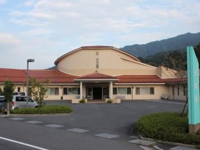 広々とした外観 外観 自然に囲まれた開放感溢れる施設の外観です。静かな環境が整っています。
