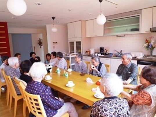 居室での集いの様子