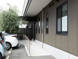 清潔感のある施設外観