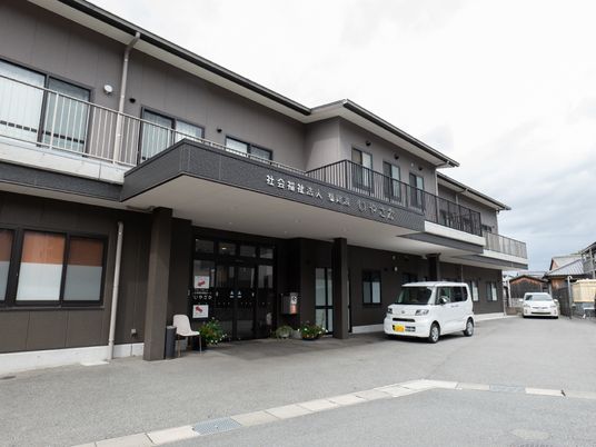 明るく広々としたエントランス