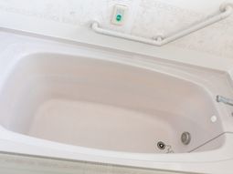 介護用手すり付バスタブ