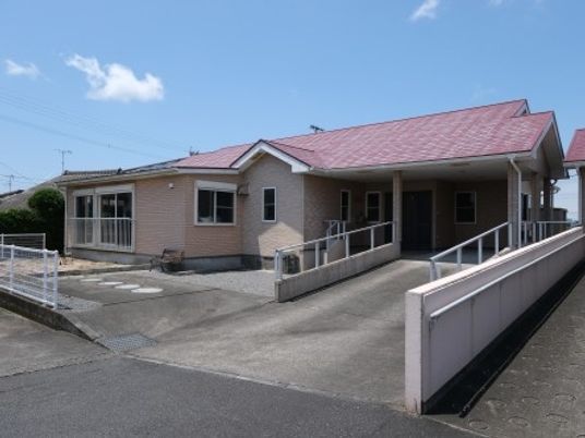 平屋の建物外観  