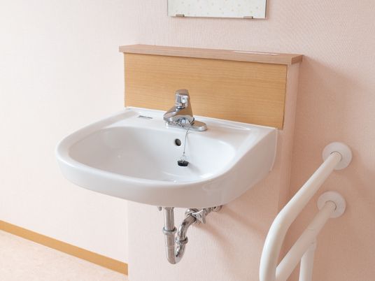 洗面台と手すり設置