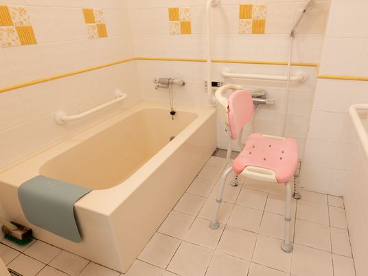 手すり付き浴室