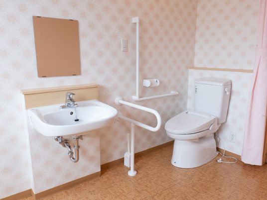 バリアフリーな洗面トイレ設備