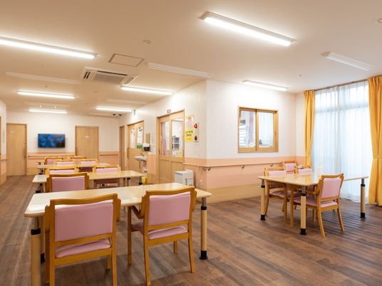 明るいダイニングエリア