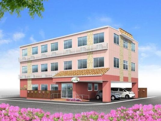ピンクの建物の外観