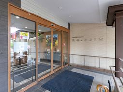 明るいエントランス  