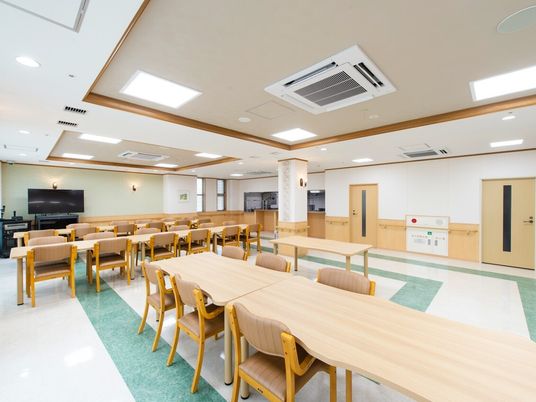 広々とした清潔な食堂