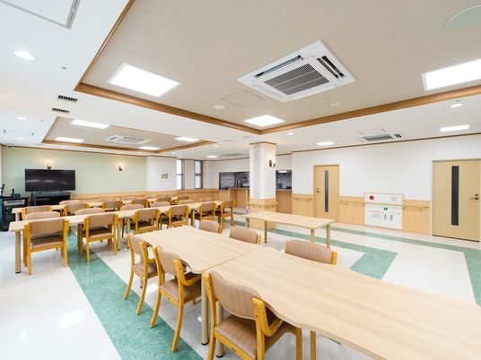 広々とした清潔な食堂
