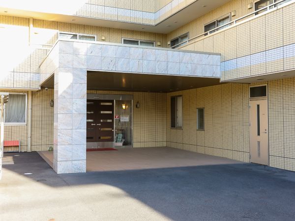エントランスの外観