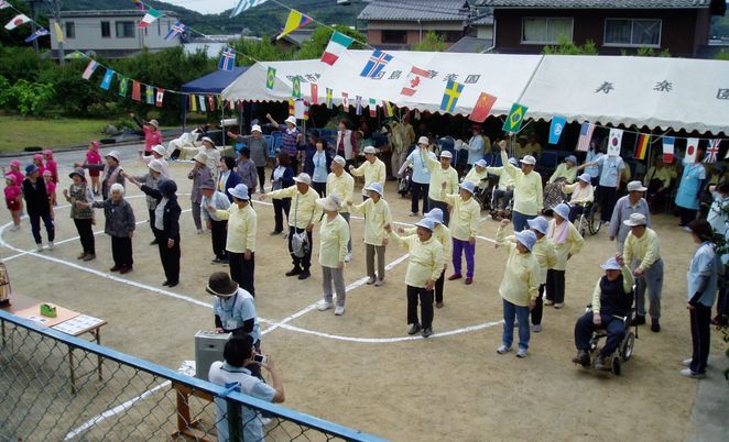 イベントを楽しむ人々の様子
