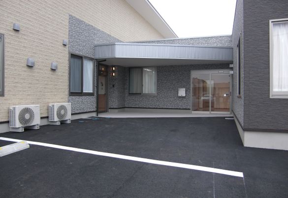 温かみのある建物外観