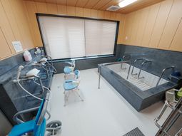ゆとりのある浴室