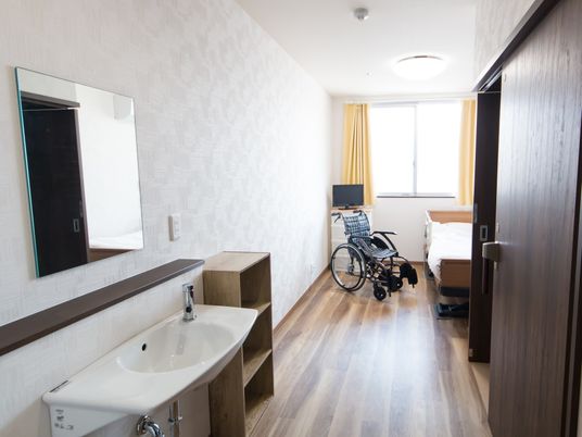 清潔な居室と車椅子