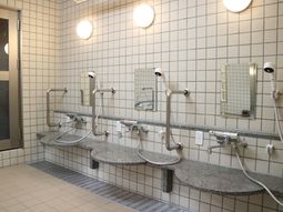 洗面設備付き浴室空間