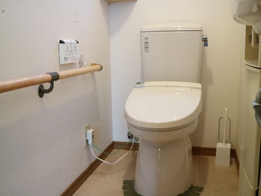 バリアフリー設計のトイレ