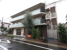 現代的な建物の外観