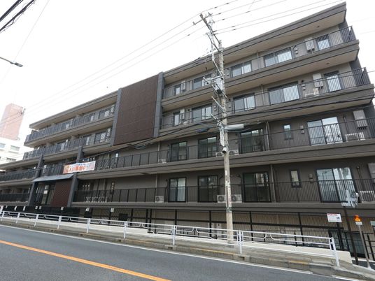 多階層建物の外観