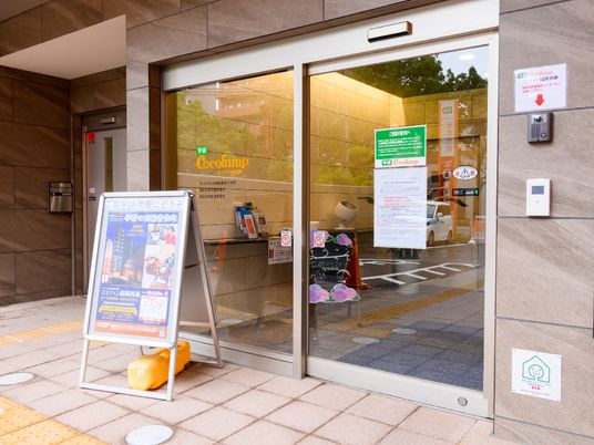 エントランスの自動ドア