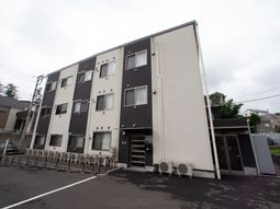 シンプルな建物の外観