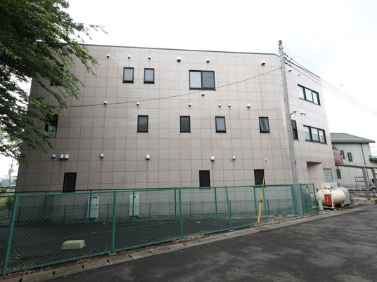 現代的な建物の外観