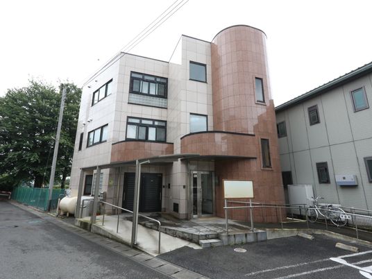 多層建築の外観