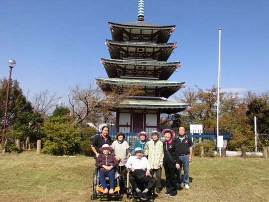 五重塔と笑顔の集合