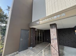 現代的な施設外観