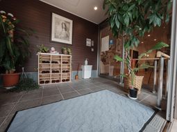 落ち着いた雰囲気の玄関