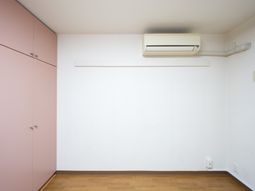 シンプルな洋室空間