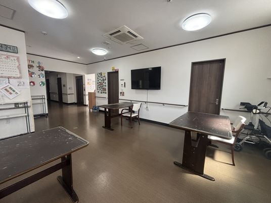 落ち着いた雰囲気の部屋