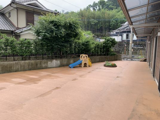 遊具がある庭