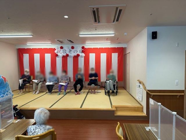 和室のイベントスペース 和室 明るい和室で行われるイベントです。バリアフリー対応で利用者が快適に過ごせます。