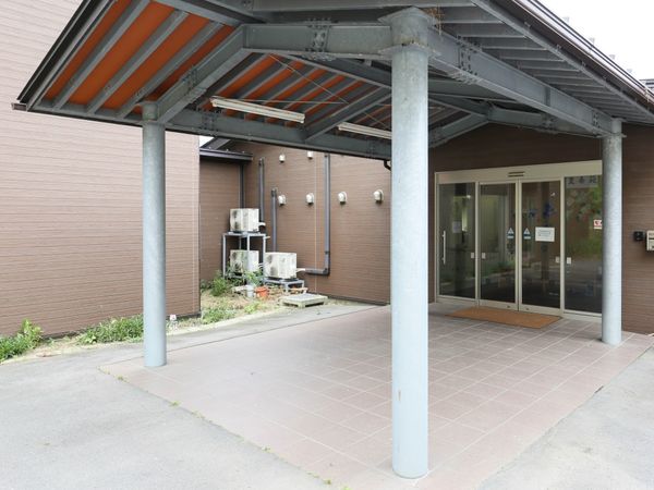 エントランスの外観